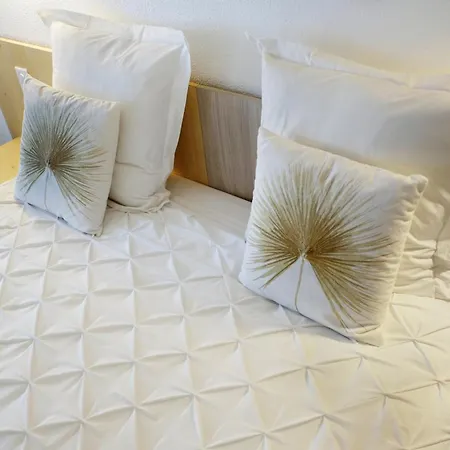 ベッド・アンド・ブレックファスト シャンブル ドート フランソワ ブレジー