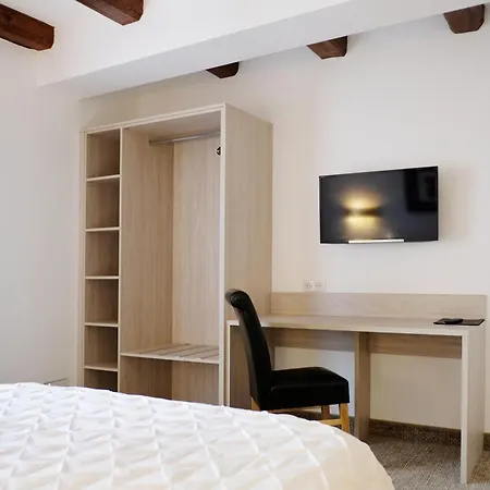 シャンブル ドート フランソワ ブレジー 3* サン・ティポリット