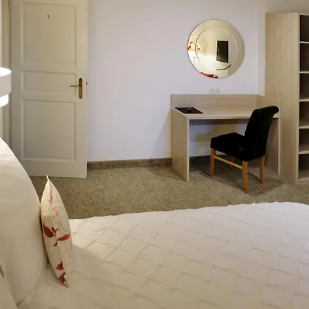 シャンブル ドート フランソワ ブレジー ベッド・アンド・ブレックファスト 3*