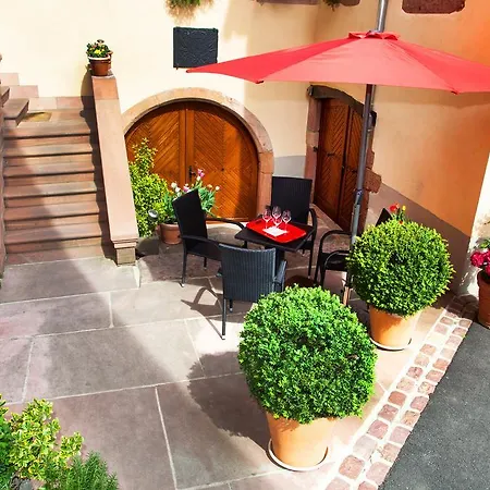 シャンブル ドート フランソワ ブレジー ベッド・アンド・ブレックファスト 3*